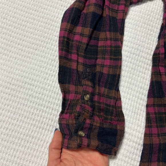 American Eagle Outfitters Plaid Shirt - Picture 6 of 7